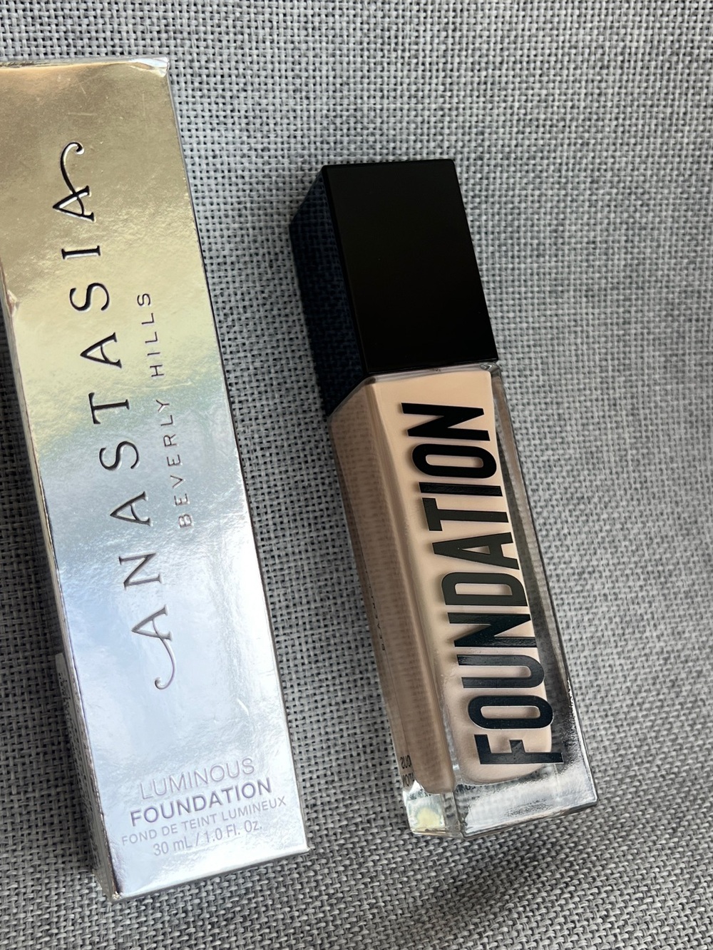 Anastasia Beverly Hills Luminous Foundation 140N